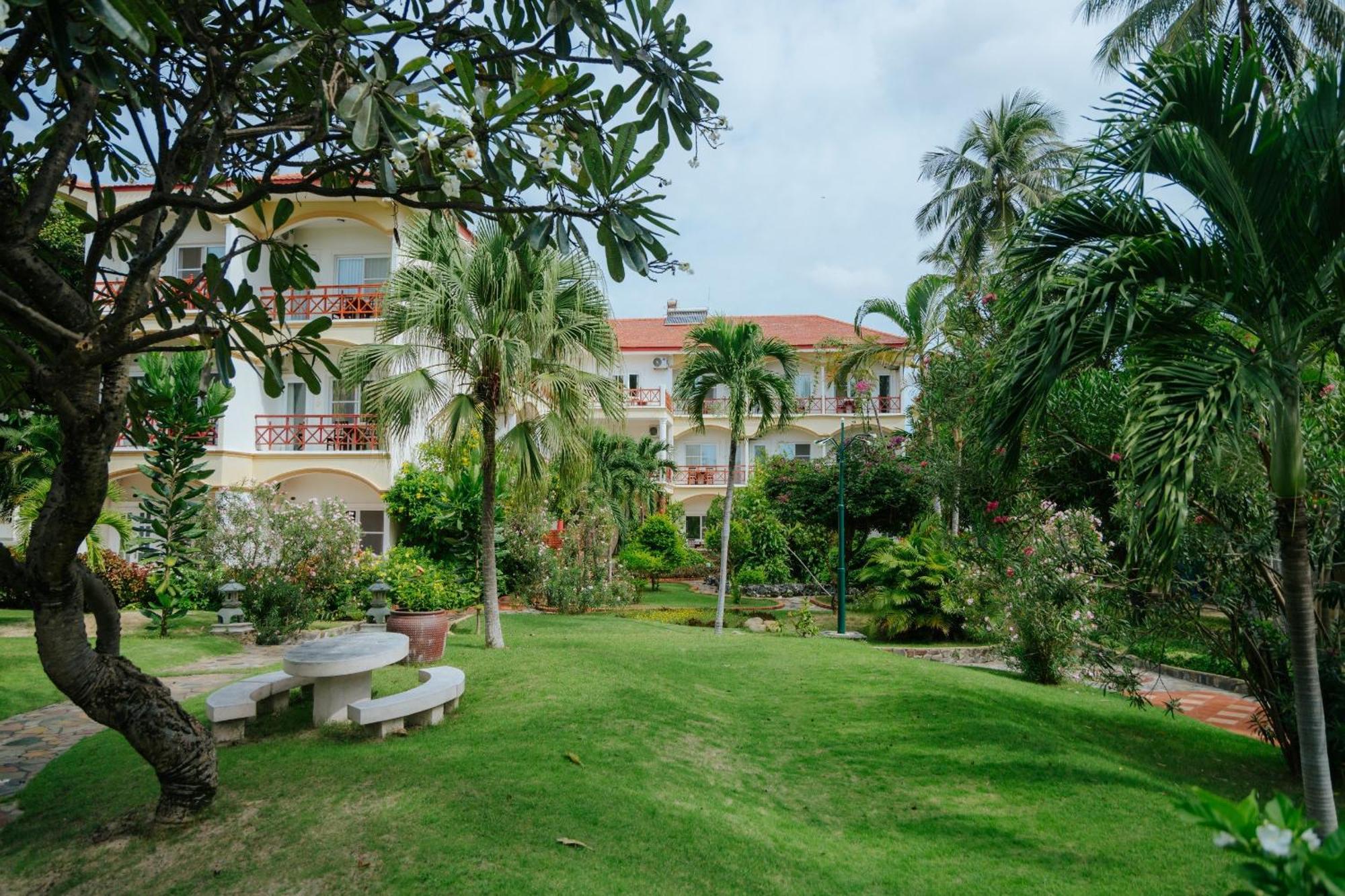 Le Aqua Resort & Spa Phan Thiet - Swiss Village Resort & Spa Муи Не Екстериор снимка